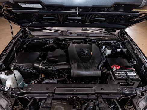 Used 2023 Toyota Tacoma TRD Sport w/ Advanced Technology Package image 28