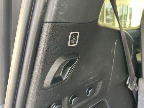 Used 2023 Jeep Wagoneer Series III w/ Preferred Equipment Group image 40