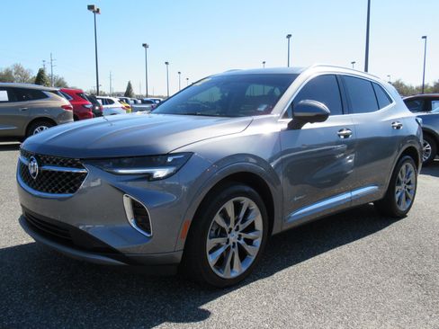 Used 2022 Buick Envision Avenir w/ Technology Package II FWD image 3