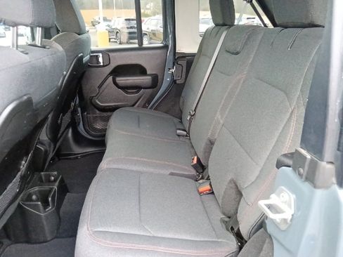 Used 2025 Jeep Wrangler Unlimited Rubicon image 25