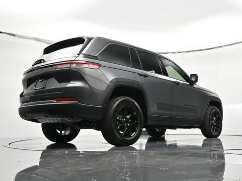 New 2026 Jeep Grand Cherokee Altitude image 39