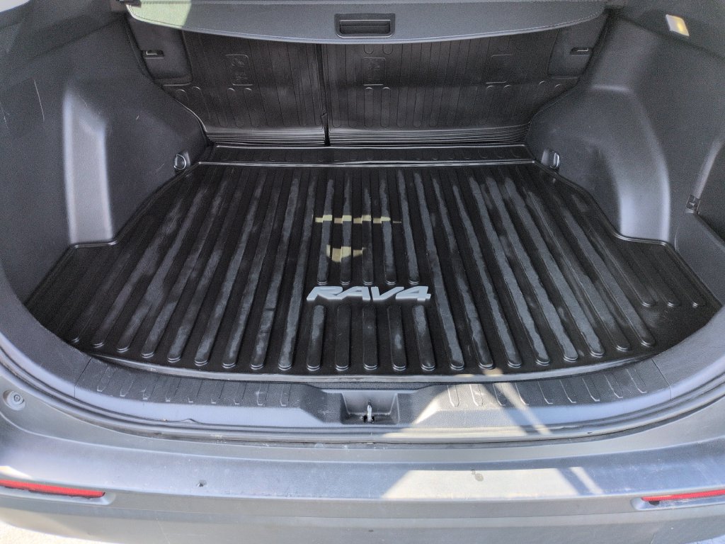 Used 2022 Toyota RAV4 LE FWD image 23