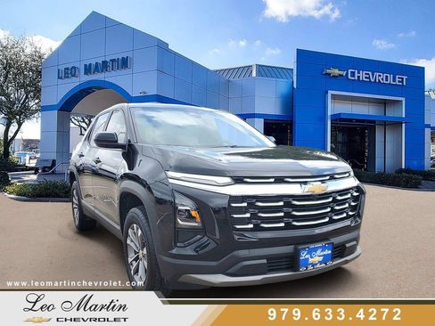 Used 2026 Chevrolet Equinox LT FWD image 3