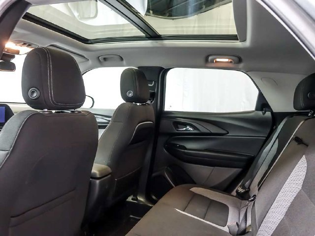 Used 2026 Chevrolet TrailBlazer LT w/ Convenience Package FWD image 16