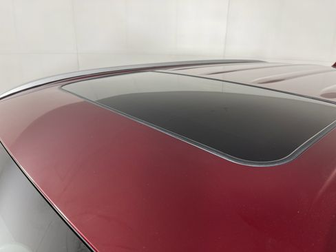 Used 2022 Toyota Highlander XLE image 6