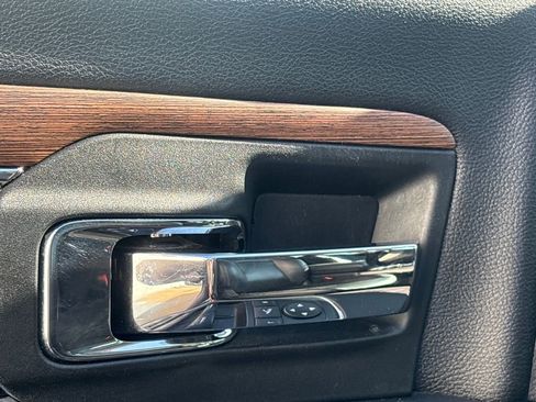 Used 2017 RAM 2500 Laramie w/ Convenience Group image 8