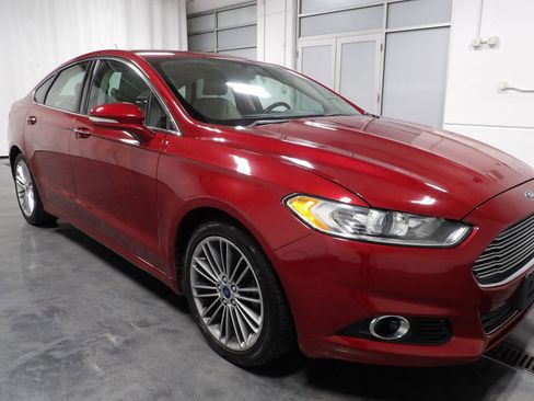 Used 2015 Ford Fusion Titanium image 2