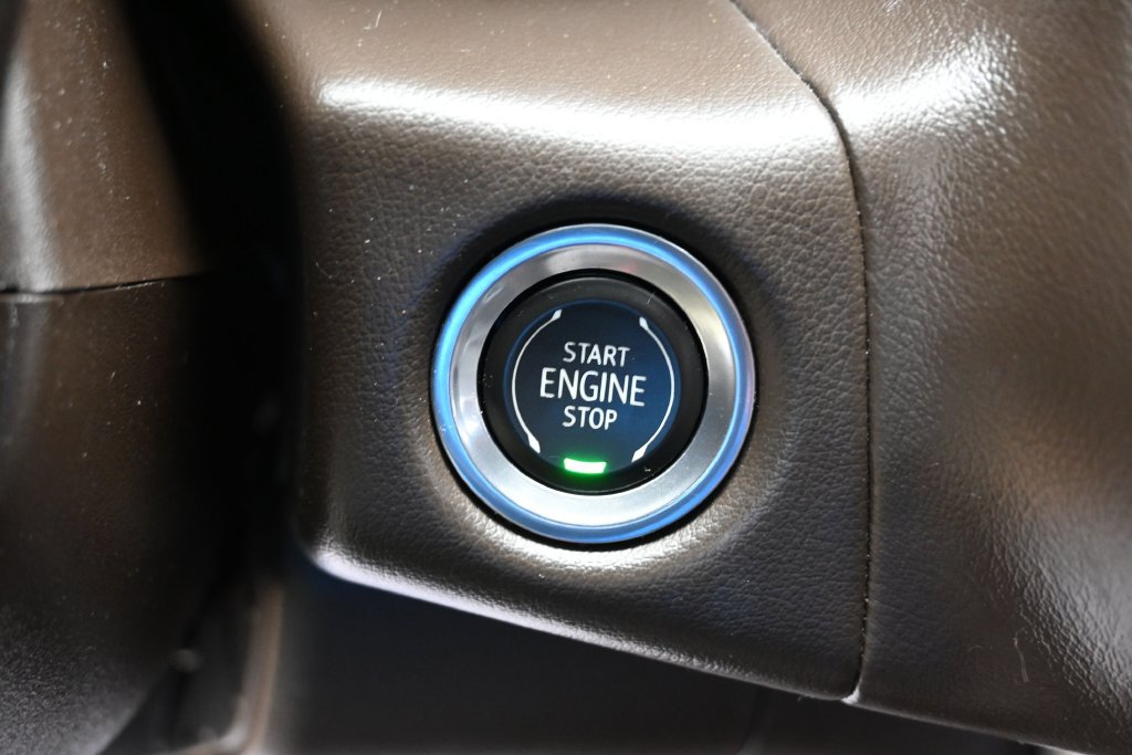 Used 2021 Chevrolet Suburban LT RWD image 17