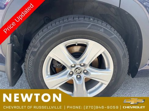 Used 2022 Toyota Highlander LE AWD/4WD image 44