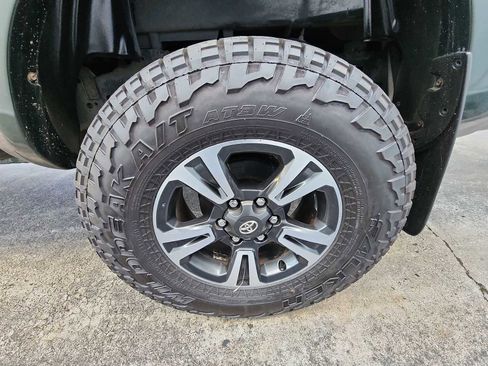 Used 2012 Toyota Tacoma PreRunner image 10