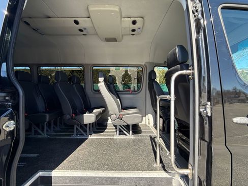 Used 2017 Mercedes-Benz Sprinter 3500 image 23