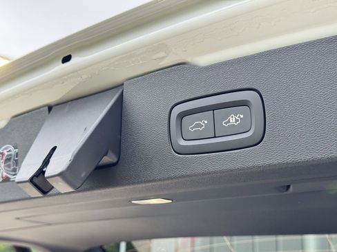 New 2026 Volvo V60 B5 Cross Country Ultra w/ Climate Package image 30