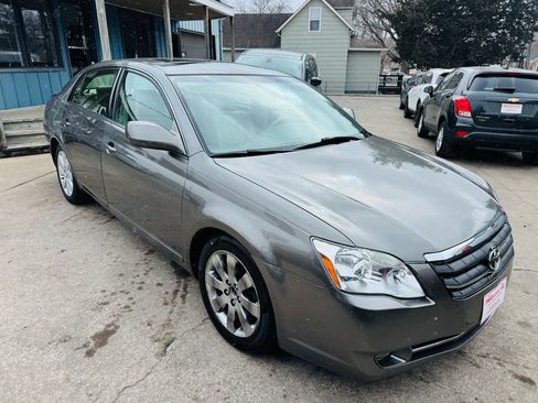 Used 2006 Toyota Avalon XLS image 1