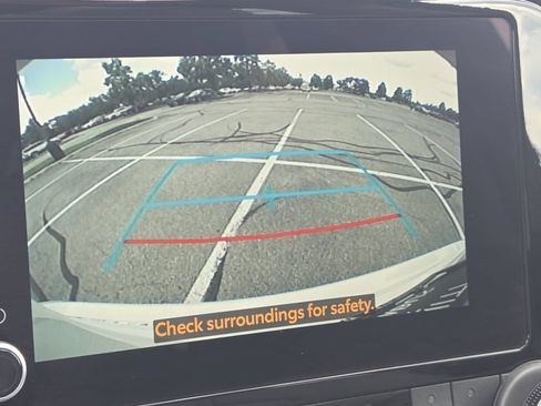 Used 2023 Toyota Highlander XLE FWD image 26