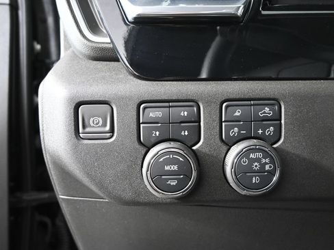 Used 2025 Chevrolet Silverado 3500 LTZ w/ LTZ Convenience Package AWD/4WD image 23