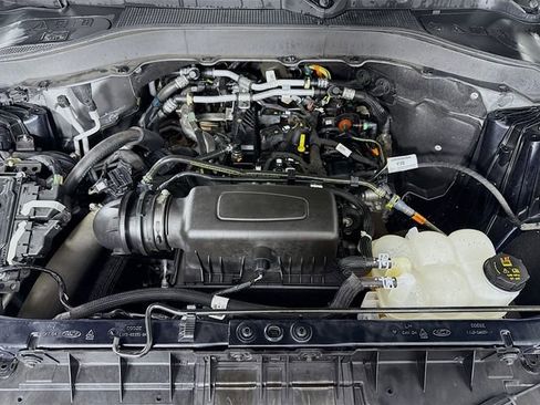 Certified 2022 Ford Explorer XLT w/ Equipment Group 202A image 31