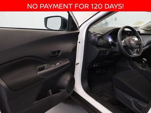 New 2025 Nissan Kicks Play S image 6