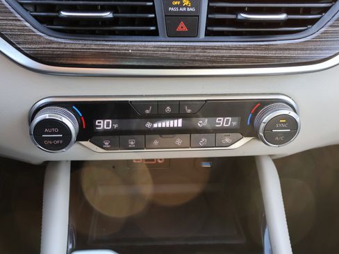 Used 2020 Nissan Altima 2.5 Platinum image 25