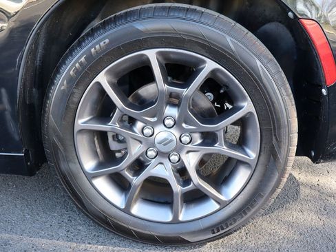 Used 2018 Dodge Charger GT image 41