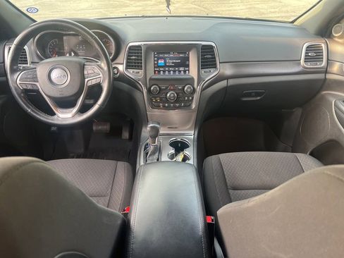 Used 2018 Jeep Grand Cherokee Laredo AWD/4WD image 22