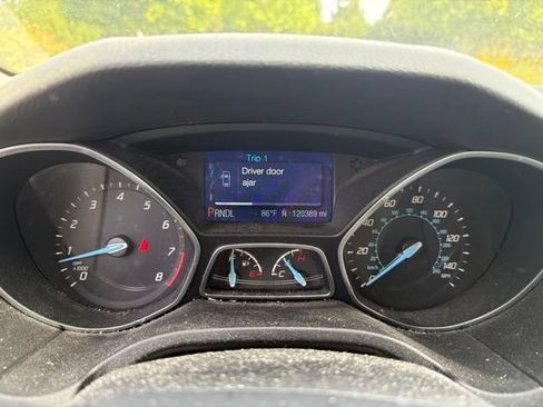 Used 2013 Ford Focus S FWD image 2