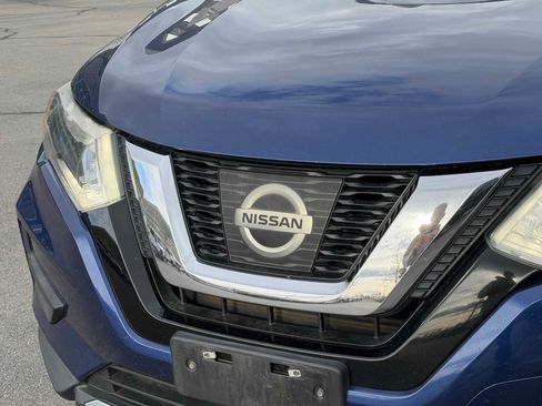 Used 2017 Nissan Rogue SV image 12