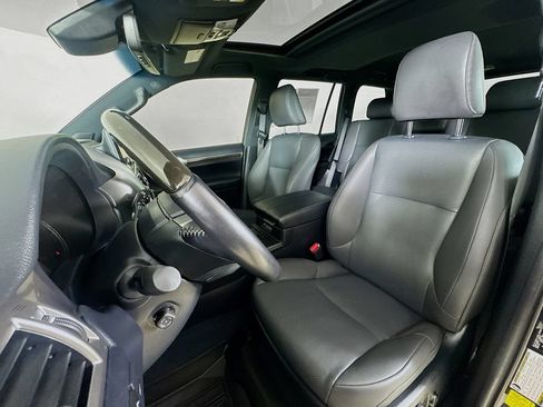 Used 2023 Lexus GX 460 Premium w/ Premium Package AWD/4WD image 2