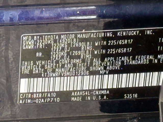 Used 2021 Toyota RAV4 XLE AWD/4WD image 16