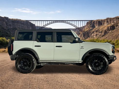 Used 2022 Ford Bronco Wildtrak image 2