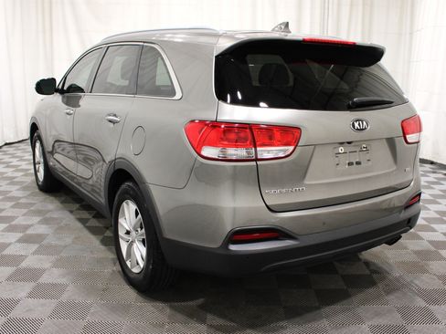 Used 2017 Kia Sorento AWD w/ LX Convenience Package image 31