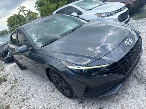 Used 2023 Hyundai Elantra SEL FWD image 3