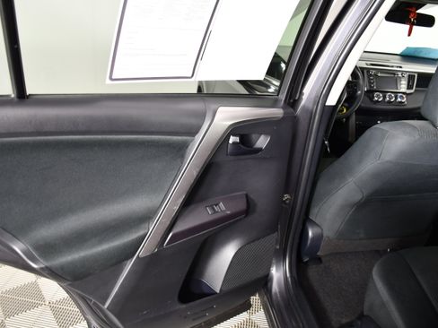 Used 2018 Toyota RAV4 LE w/ All Weather Liner Package AWD/4WD image 45