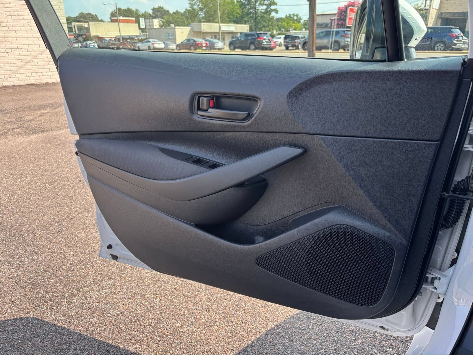 Used 2025 Toyota Corolla LE FWD image 18