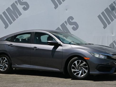 Used 2017 Honda Civic EX image 3