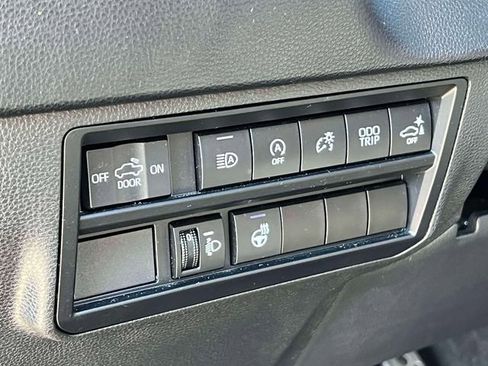 Used 2022 Toyota Tundra SR5 w/ TRD Off-Road Package image 22