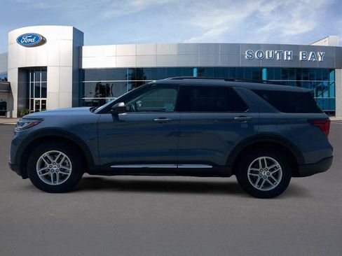 Certified 2025 Ford Explorer Active w/ Active Comfort Package RWD image 2