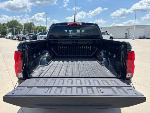 Certified 2024 Chevrolet Colorado Trail Boss AWD/4WD image 5
