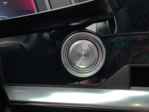 Used 2021 Chevrolet Corvette Stingray Coupe w/ Z51 Performance Package image 16