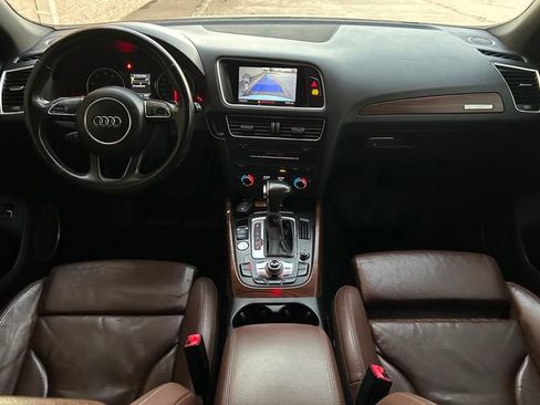 Used 2017 Audi Q5 2.0T Premium Plus w/ Technology Package image 12