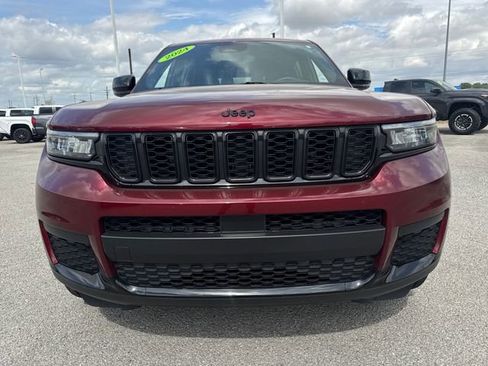 Used 2024 Jeep Grand Cherokee L Altitude image 9