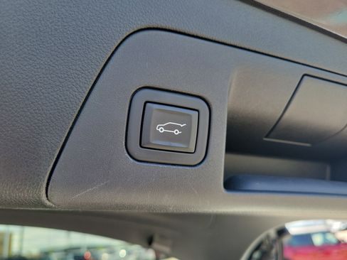 Used 2023 Buick Envision Essence w/ Sport Touring Package AWD/4WD image 9