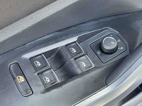 Used 2024 Volkswagen Jetta SE FWD image 16