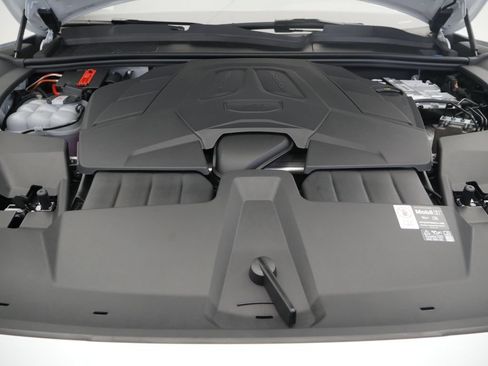 Certified 2026 Porsche Cayenne AWD/4WD image 12