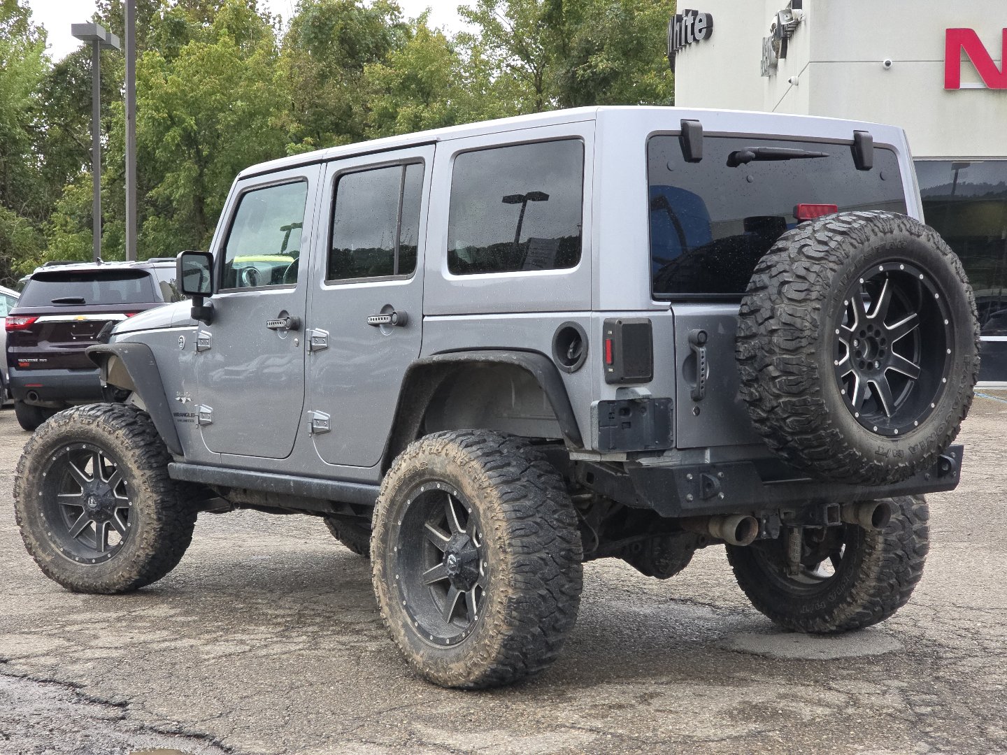 Used 2016 Jeep Wrangler Unlimited Sahara w/ Connectivity Group AWD/4WD image 47