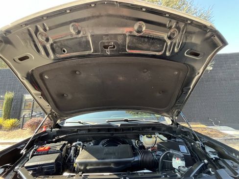 Used 2021 Cadillac Escalade Luxury image 7