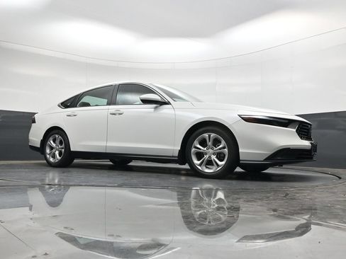 Used 2023 Honda Accord LX image 30