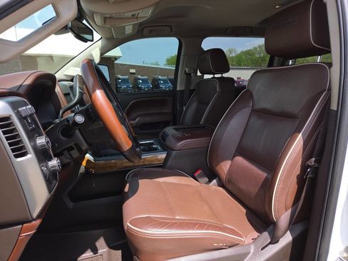 Used 2016 Chevrolet Silverado 2500 High Country w/ Duramax Plus Package AWD/4WD image 22