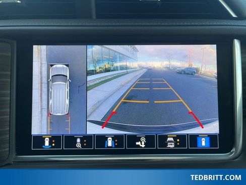 Used 2021 GMC Yukon XL Denali image 34