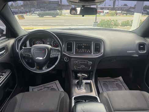 Used 2022 Dodge Charger SXT RWD image 9