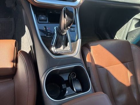 Used 2022 Subaru Outback Touring XT w/ Popular Package #2 image 9